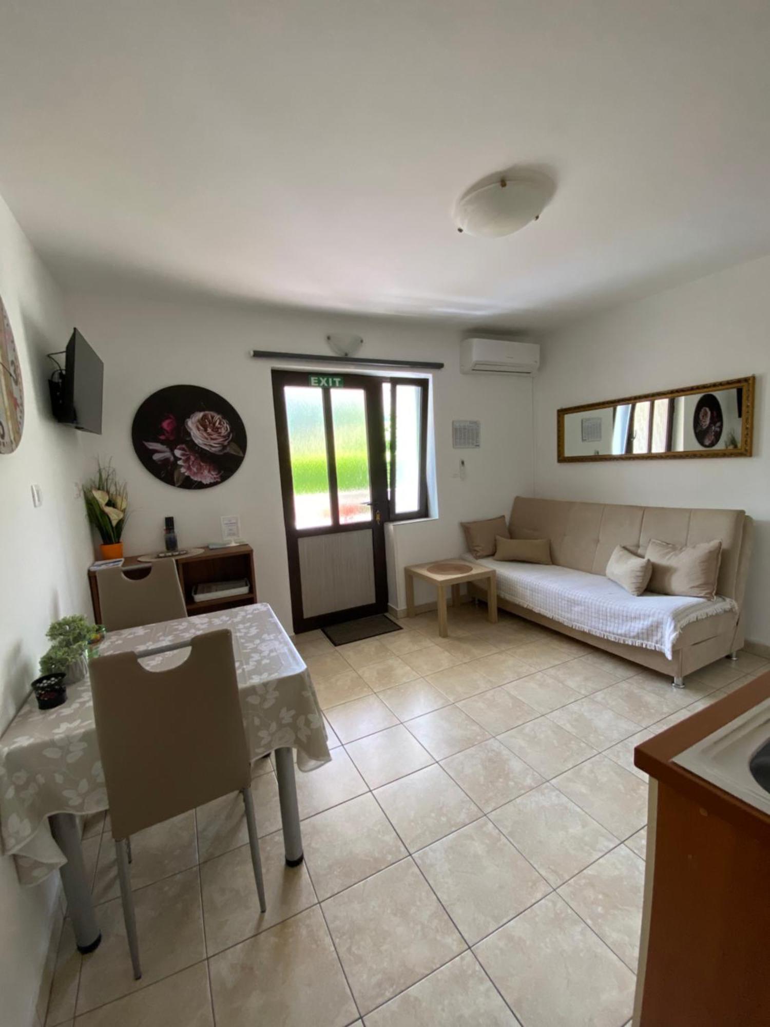 Apartments Anna III Baska  Ngoại thất bức ảnh