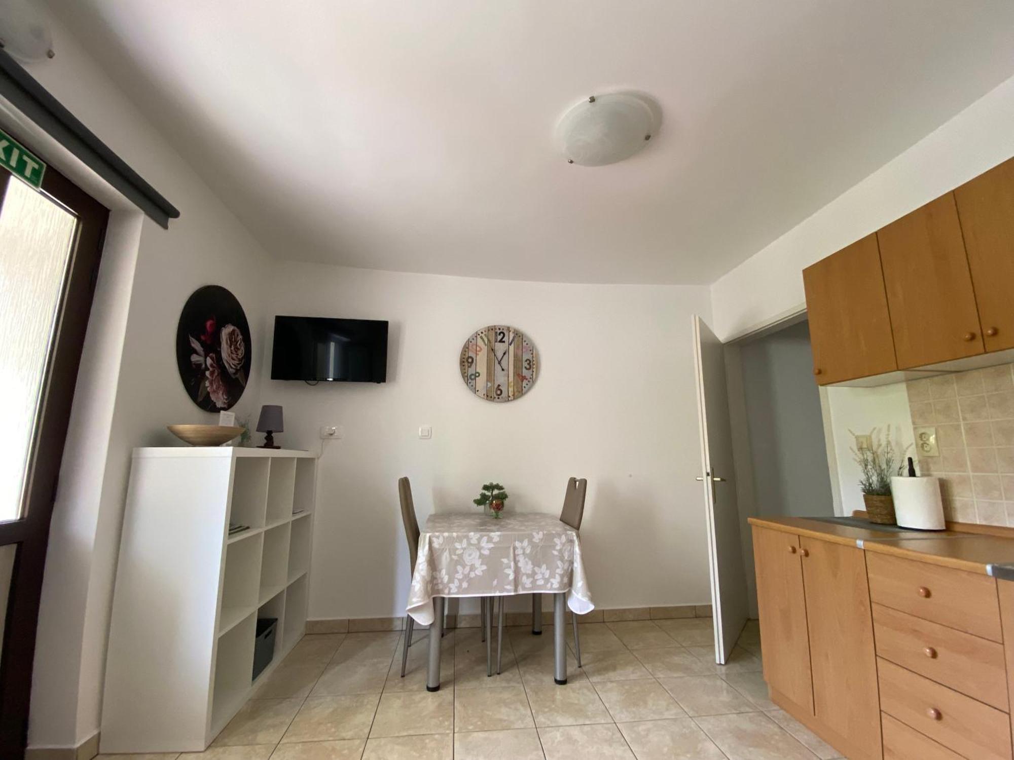 Apartments Anna III Baska  Ngoại thất bức ảnh